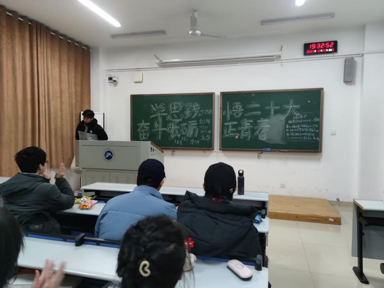 72378c0b5e9c4bf1bab0d94f0ac8f897.jpg 111.jpg